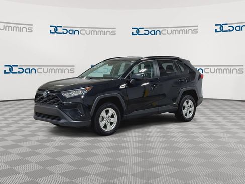 Used 2021 Toyota RAV4 LE AWD/4WD image 4