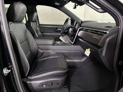 Used 2025 GMC Sierra EV Denali AWD/4WD image 29