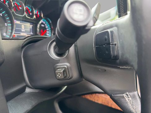 Used 2015 Chevrolet Tahoe LTZ AWD/4WD image 29