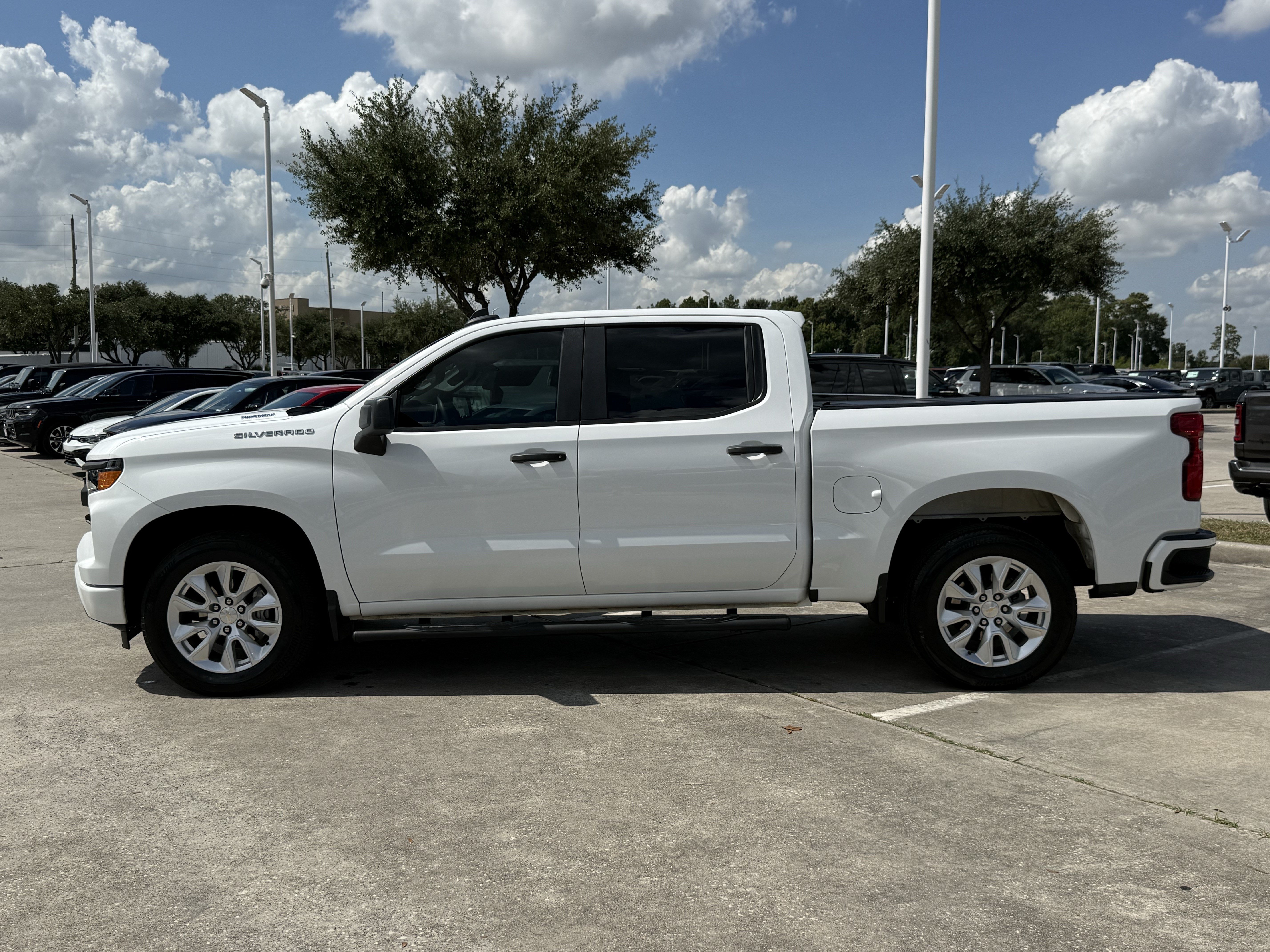 Used 2024 Chevrolet Silverado 1500 Custom RWD image 9