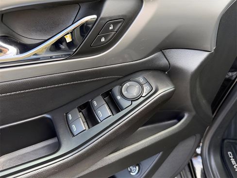 Used 2023 Chevrolet Traverse LT image 19