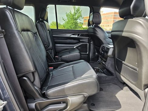 Used 2024 Jeep Wagoneer Series II AWD/4WD image 50
