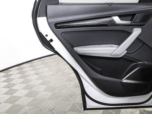 Used 2018 Audi Q5 Prestige w/ Prestige Package image 44