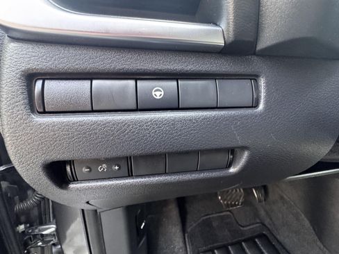 Used 2023 Nissan Rogue SV AWD/4WD image 19