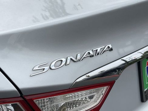Used 2013 Hyundai Sonata Limited w/ Premium Pkg FWD image 8
