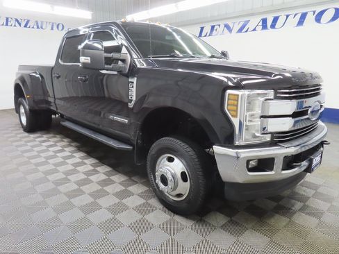 Used 2019 Ford F350 Lariat image 3