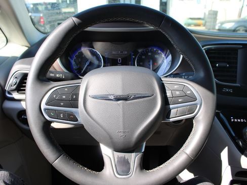 Used 2023 Chrysler Voyager LX FWD image 29