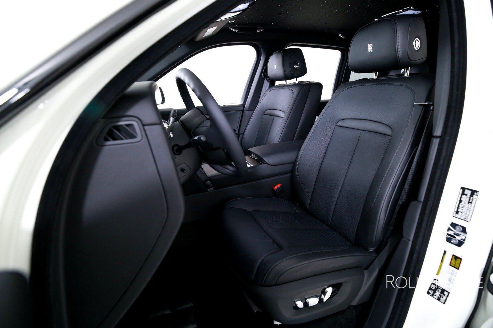 Used 2026 Rolls-Royce Cullinan AWD/4WD image 13