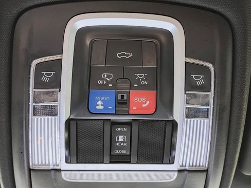 Used 2023 RAM 1500 Laramie AWD/4WD image 18