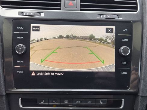 Used 2019 Volkswagen Golf SE FWD image 19