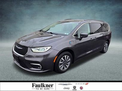 Used 2021 Chrysler Pacifica Touring w/ Cold Weather Group