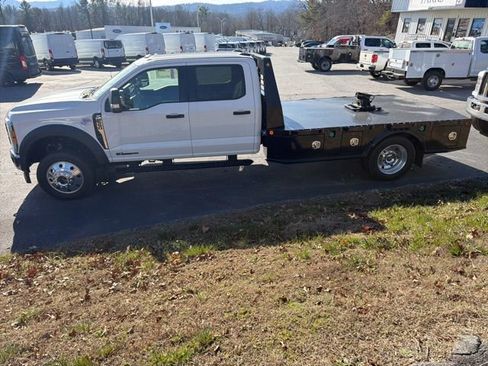 New 2025 Ford F550 4x4 Crew Cab w/ XLT Value Package image 23