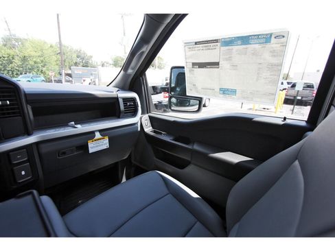 New 2025 Ford F550 4x4 Supercab Super Duty image 9