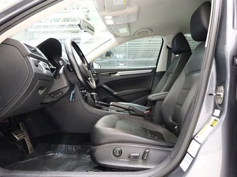 Used 2017 Volkswagen Passat 1.8T R-Line image 10