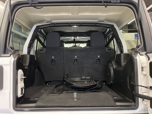 Used 2023 Jeep Wrangler Unlimited Sport image 35