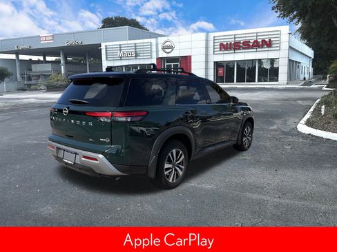 Certified 2024 Nissan Pathfinder SL image 3