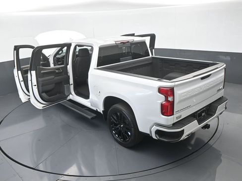 Used 2025 Chevrolet Silverado 1500 High Country w/ Technology Package image 81