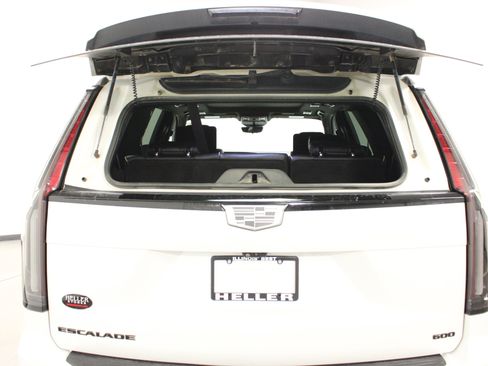 Used 2021 Cadillac Escalade Sport w/ Driver Assist Tech Package image 14