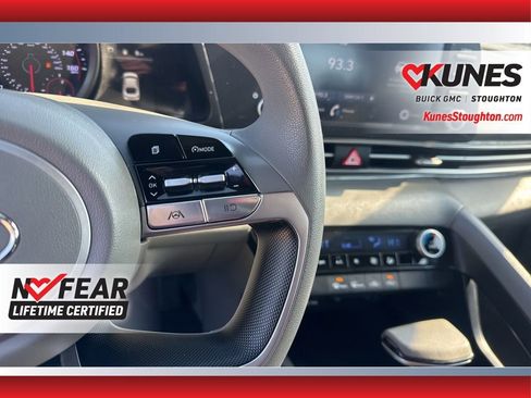 Used 2022 Hyundai Elantra SEL FWD image 27
