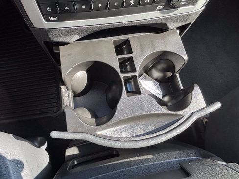 Used 2010 Chrysler Town & Country Touring Plus FWD image 27