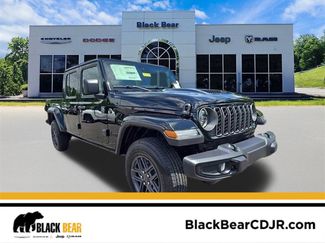 New 2025 Jeep Gladiator Sport video 1