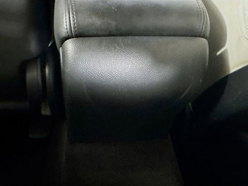 Used 2011 INFINITI G37 Convertible w/ Premium Pkg RWD image 29
