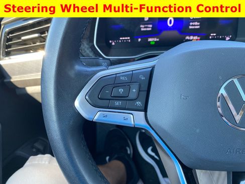 Used 2024 Volkswagen Jetta SE w/ Panoramic Sunroof Package FWD image 20