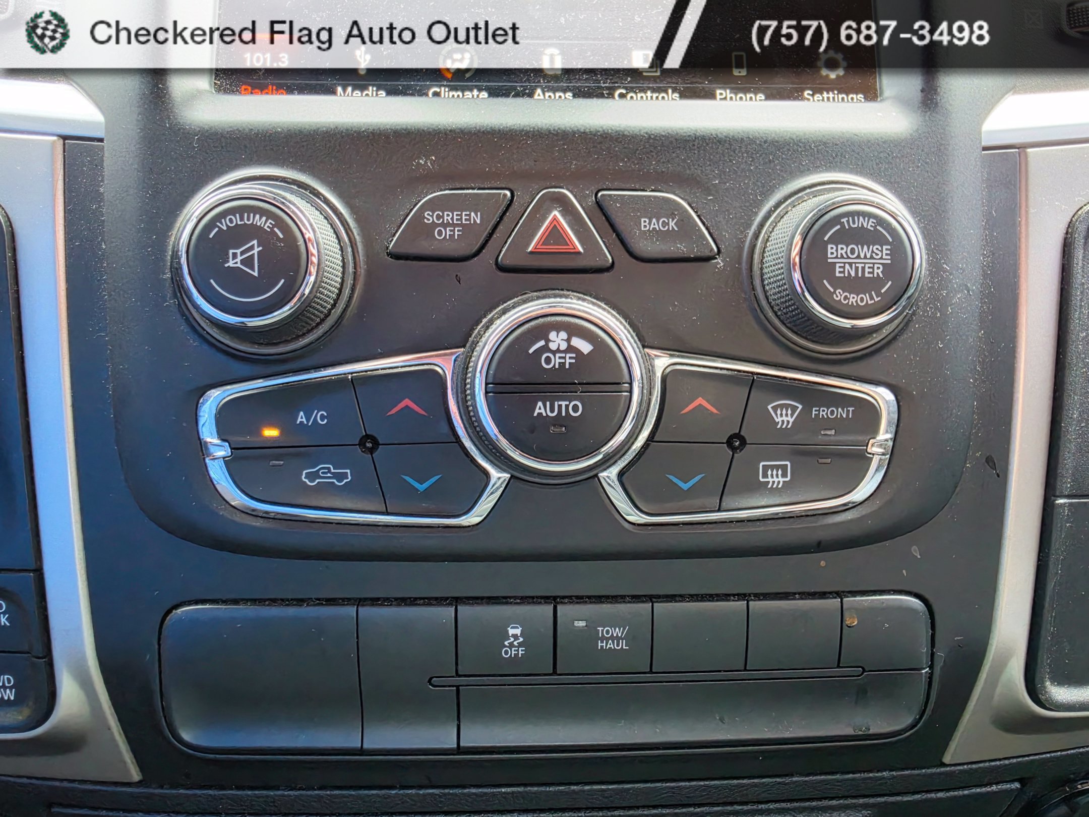 Used 2019 RAM 1500 Classic SLT w/ Luxury Group AWD/4WD image 18