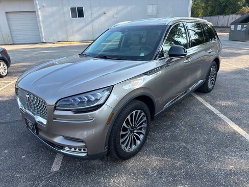 Used 2020 Lincoln Aviator Reserve AWD/4WD image 8