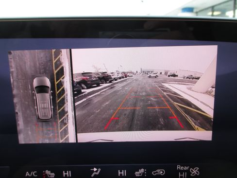 Used 2025 Buick Enclave Preferred image 21