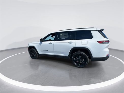 New 2025 Jeep Grand Cherokee L Altitude image 6
