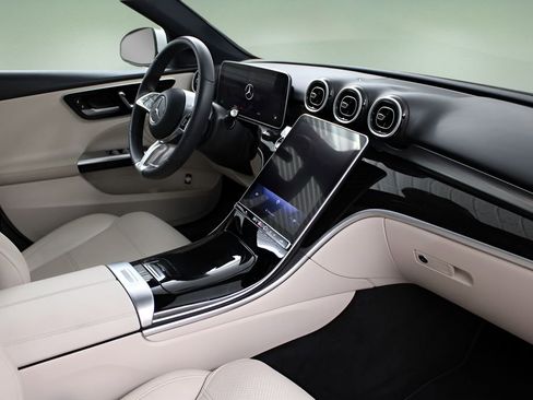 Used 2024 Mercedes-Benz C 300 Sedan image 20