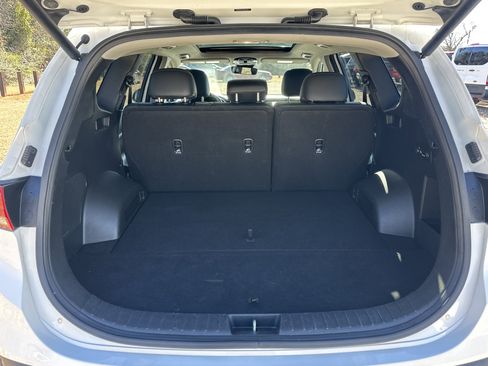 Used 2023 Hyundai Santa Fe SEL w/ Premium Package image 18