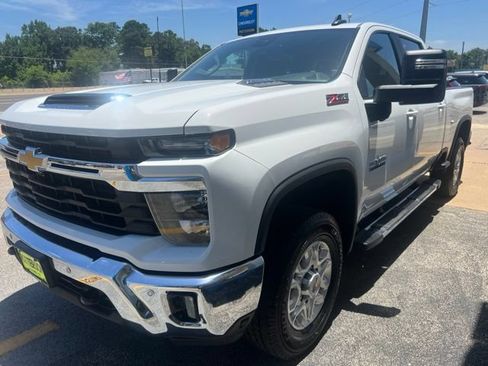 Used 2025 Chevrolet Silverado 2500 LT w/ Texas Edition AWD/4WD image 7