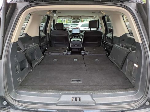 Used 2024 Ford Expedition XLT RWD image 12