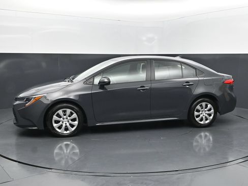 Used 2026 Toyota Corolla LE FWD image 2