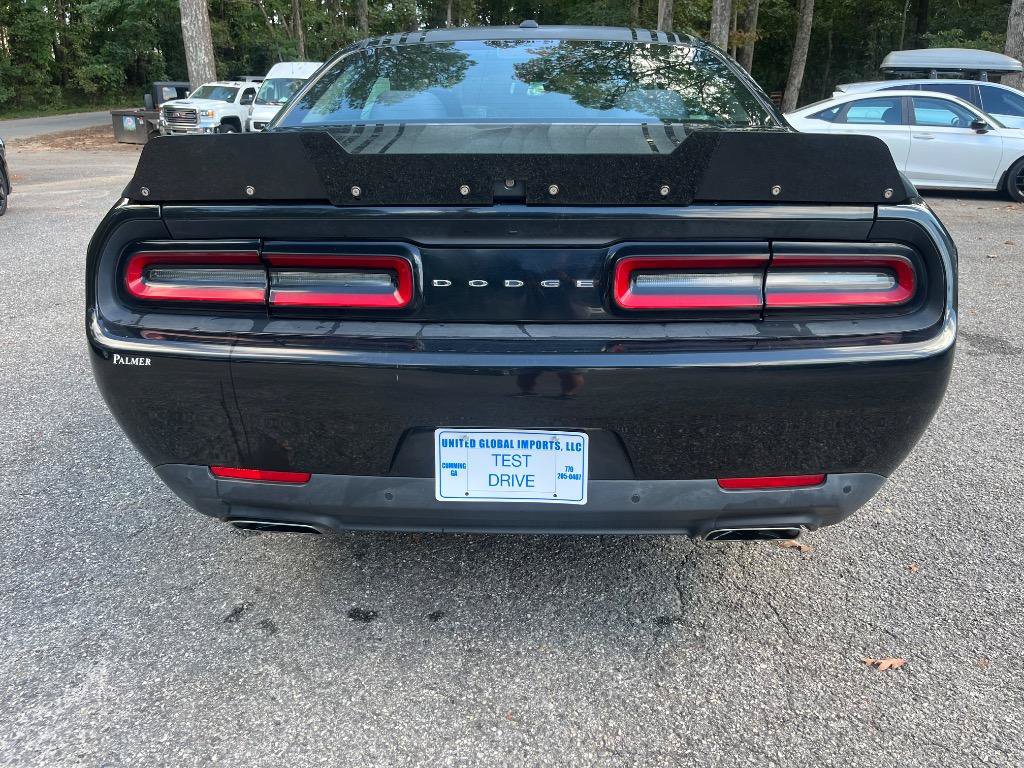 Used 2018 Dodge Challenger R/T RWD image 8