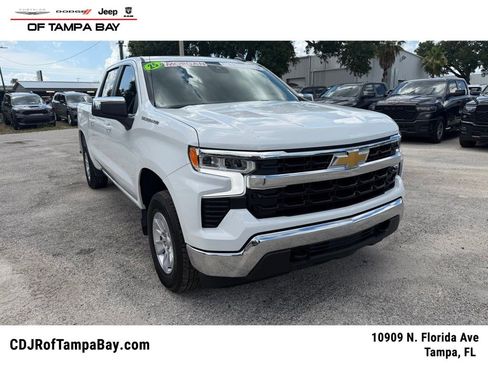 Used 2025 Chevrolet Silverado 1500 LT AWD/4WD image 1