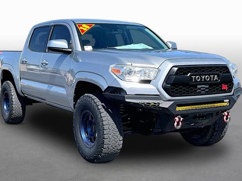 Used 2018 Toyota Tacoma SR w/ SR Convenience Package AWD/4WD image 10