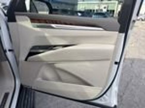 Certified 2025 Cadillac Escalade Sport Platinum w/ LPO, Floor Liner Package AWD/4WD image 9