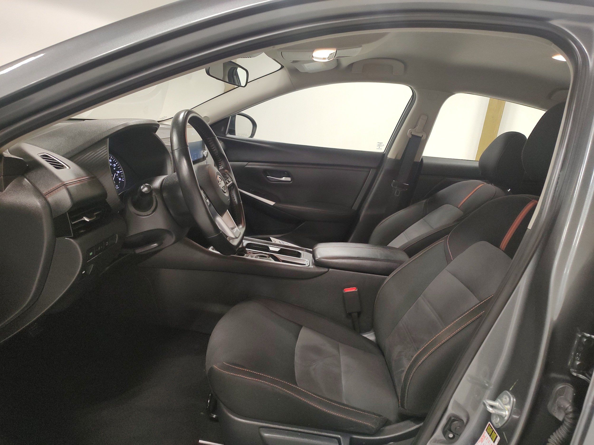Used 2025 Nissan Sentra SR FWD image 10