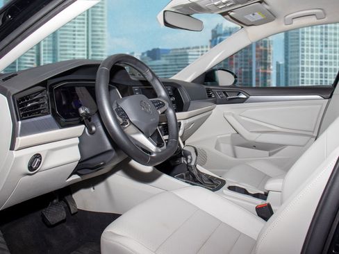 Used 2023 Volkswagen Jetta SE image 14