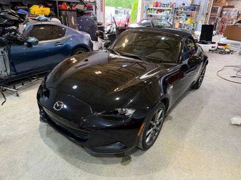 Used 2016 MAZDA MX-5 Miata Grand Touring RWD image 1