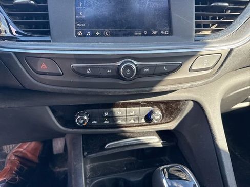 Used 2019 Buick Regal Preferred image 8