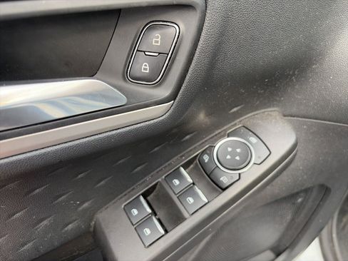 Used 2020 Ford Escape SE image 14