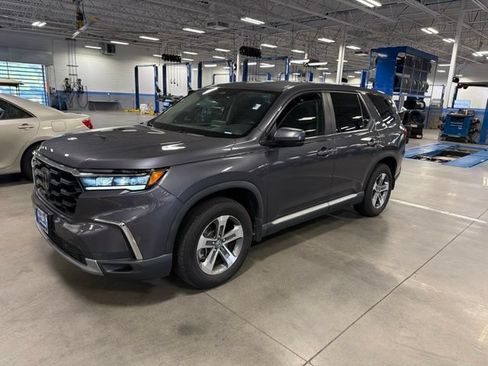 Used 2025 Honda Pilot EX-L image 3