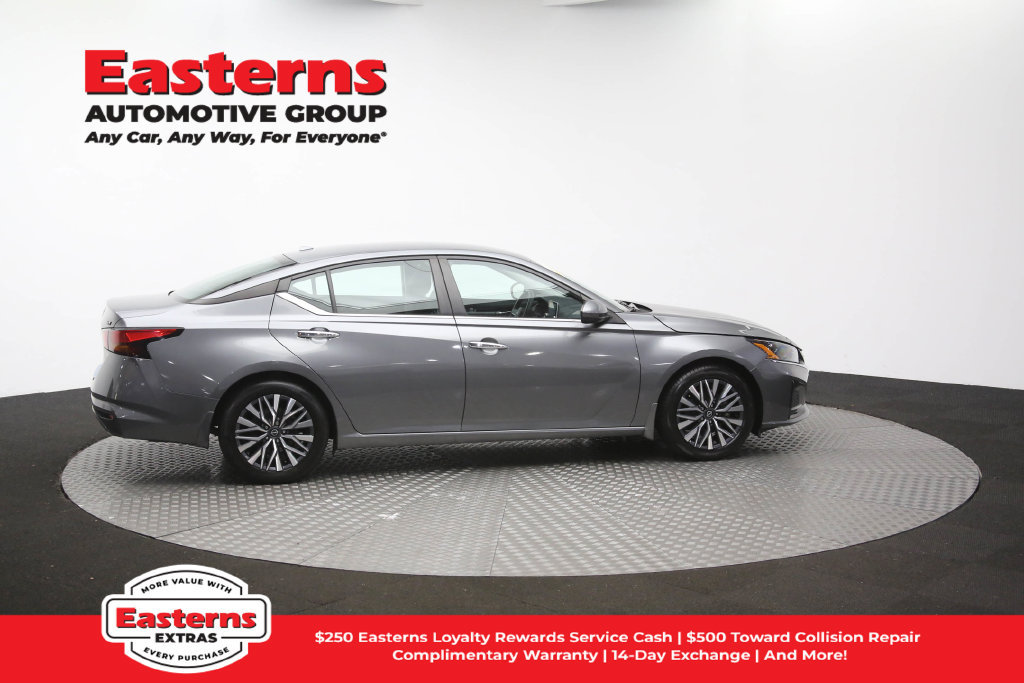 Used 2023 Nissan Altima 2.5 SV FWD image 46