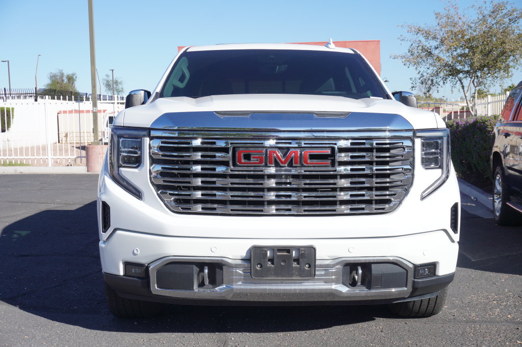 Used 2023 GMC Sierra 1500 Denali w/ Denali Reserve Package AWD/4WD image 2
