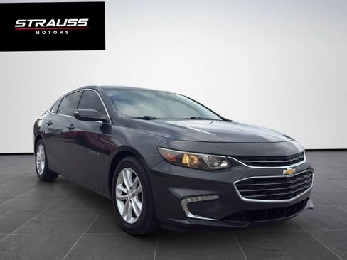 Used 2018 Chevrolet Malibu LT FWD image 1