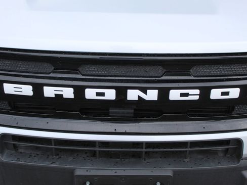 Used 2022 Ford Bronco Sport Outer Banks w/ Tech Package AWD/4WD image 9
